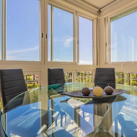 Amazing Views 2br - Pool - Parking * Μπένιντορμ